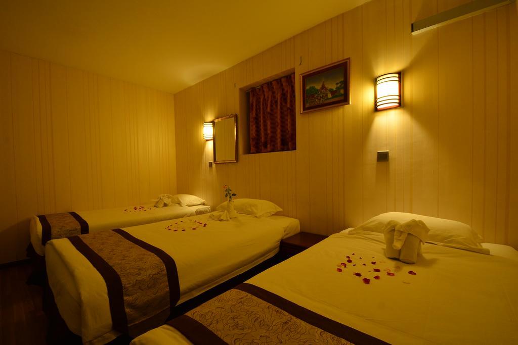 Hotel Family Treasure Yangon Zimmer foto